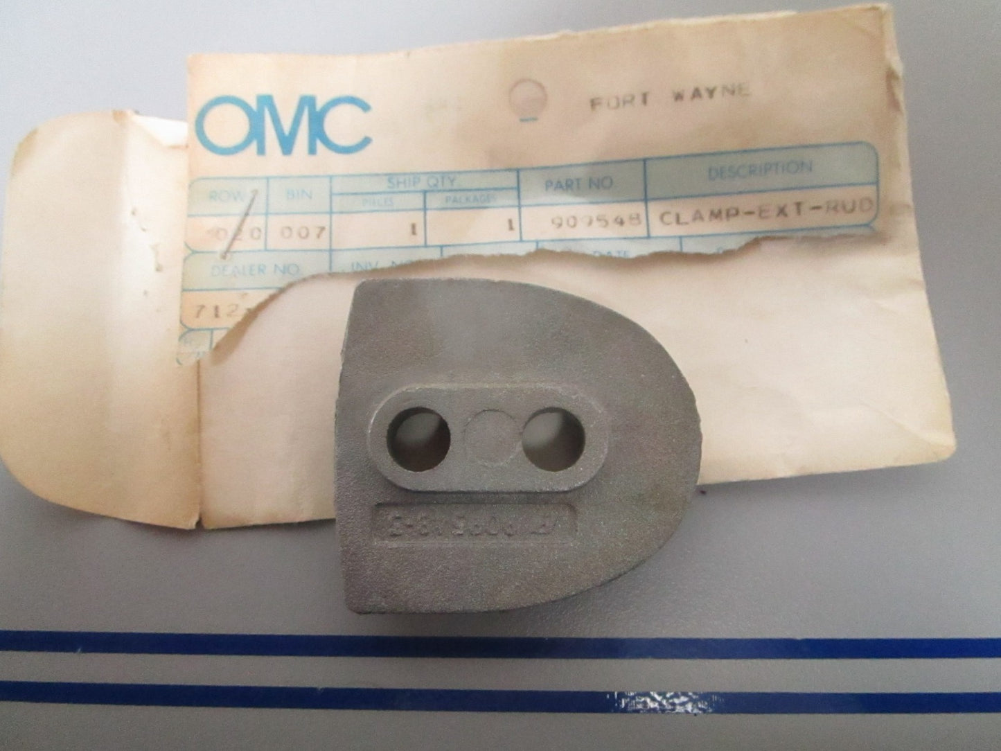 NEW OEM 909548 0909548 OMC Johnson Evinrude Rudder Clamp 0810
