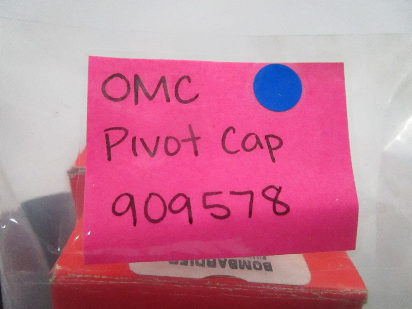 *NEW OEM* 0810 OMC Johnson Evinrude Pivot Cap 909578 0909578