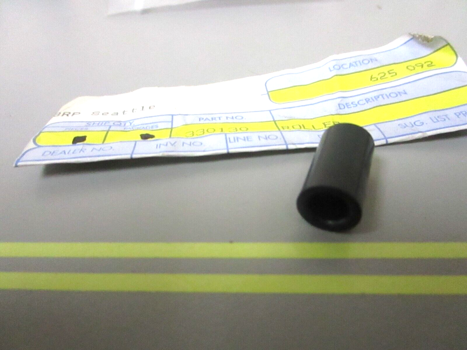 *NEW OEM* 0750 OMC Johnson Evinrude ROLLER 330130 0330130