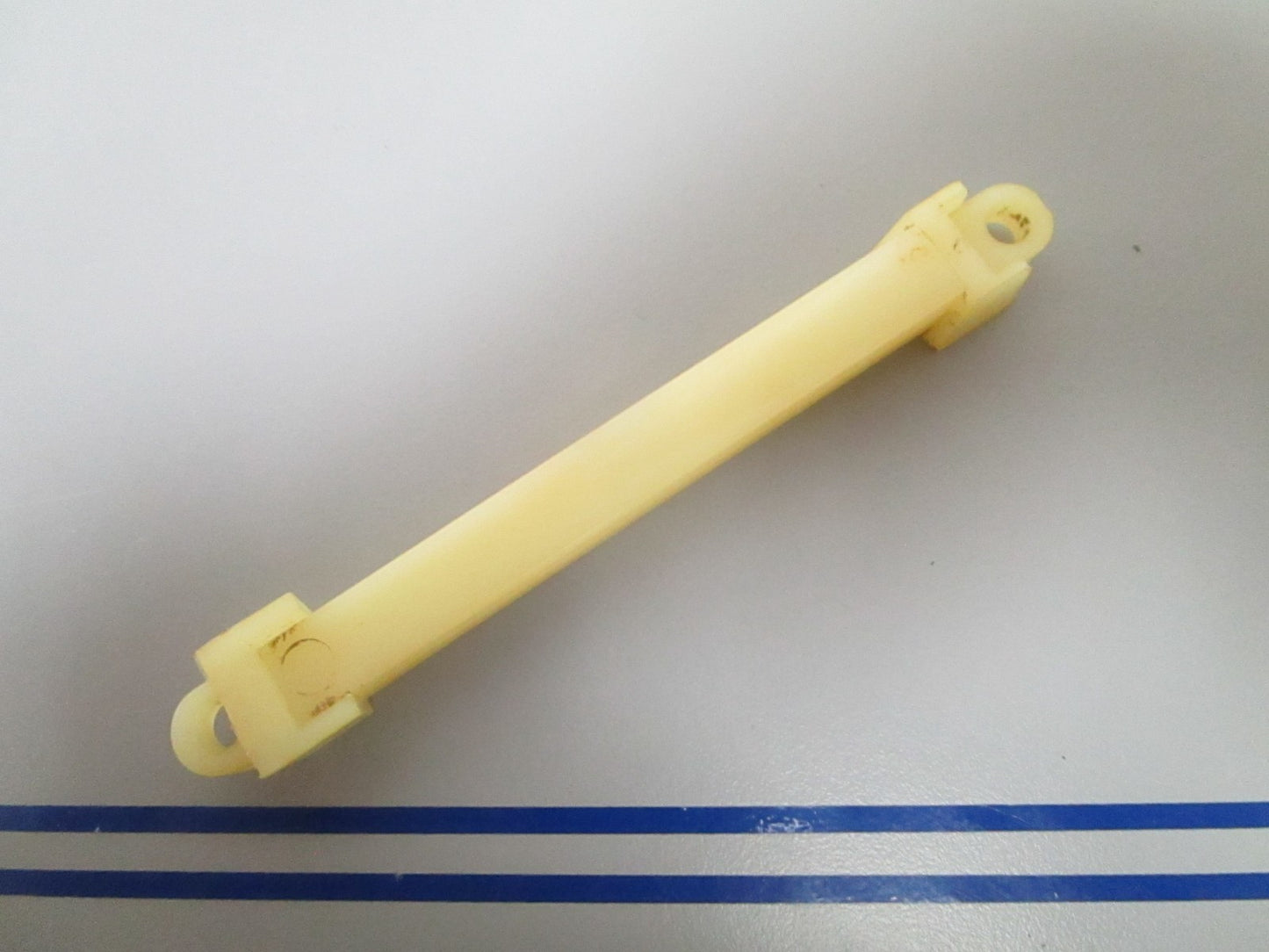 NEW OEM 204916 0204916 OMC Johnson Evinrude Slide 0810