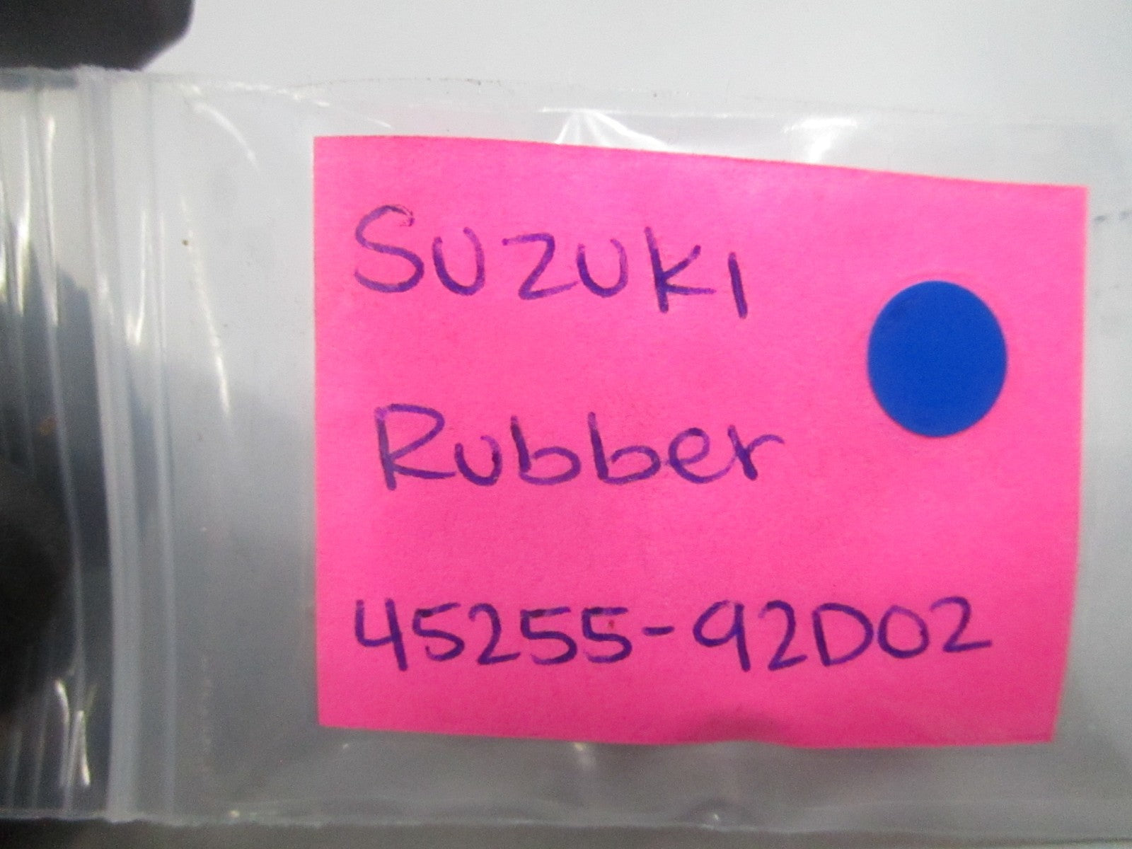 *NEW OEM* 0810 Suzuki Rubber 45255-92D02