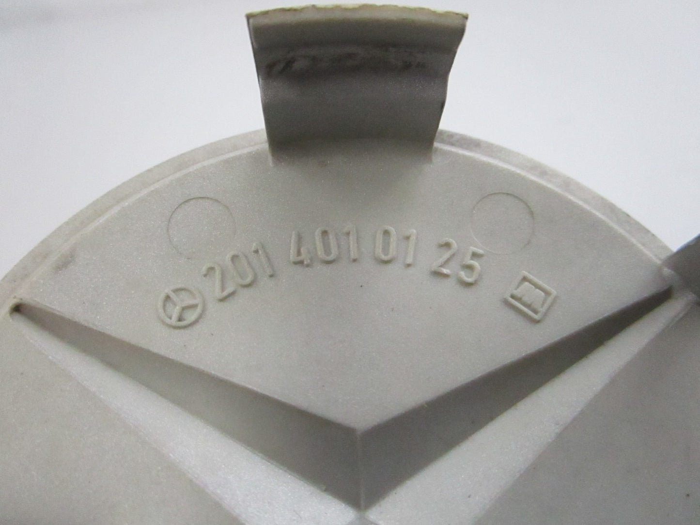 NEW OEM 2014010125 Mercedes-Benz Wheel Center Cap 0810