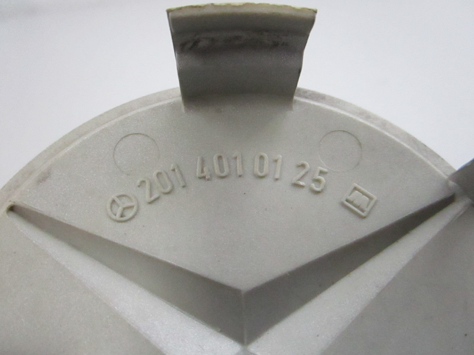 NEW OEM 2014010125 Mercedes-Benz Wheel Center Cap 0810