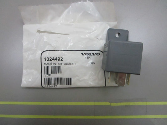 *NEW OEM* 0810 Volvo Penta Relay 1324492