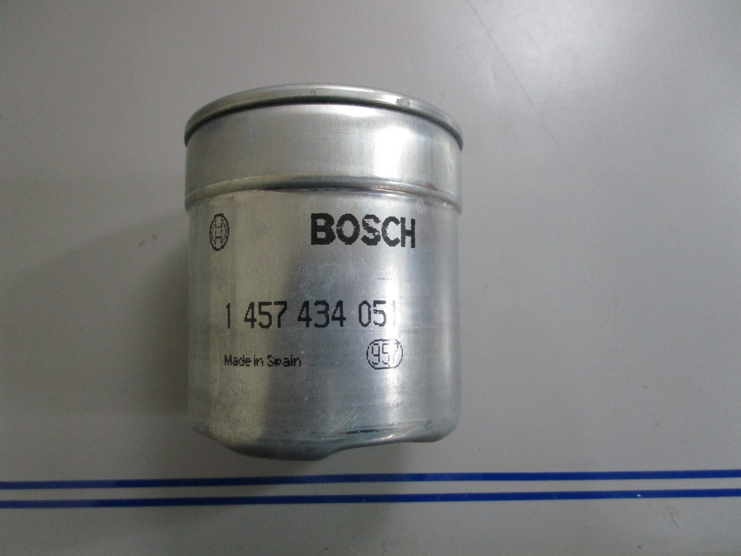 *NEW OEM* 0810 Volvo Bosch Fitter 829913-1 457 434 051