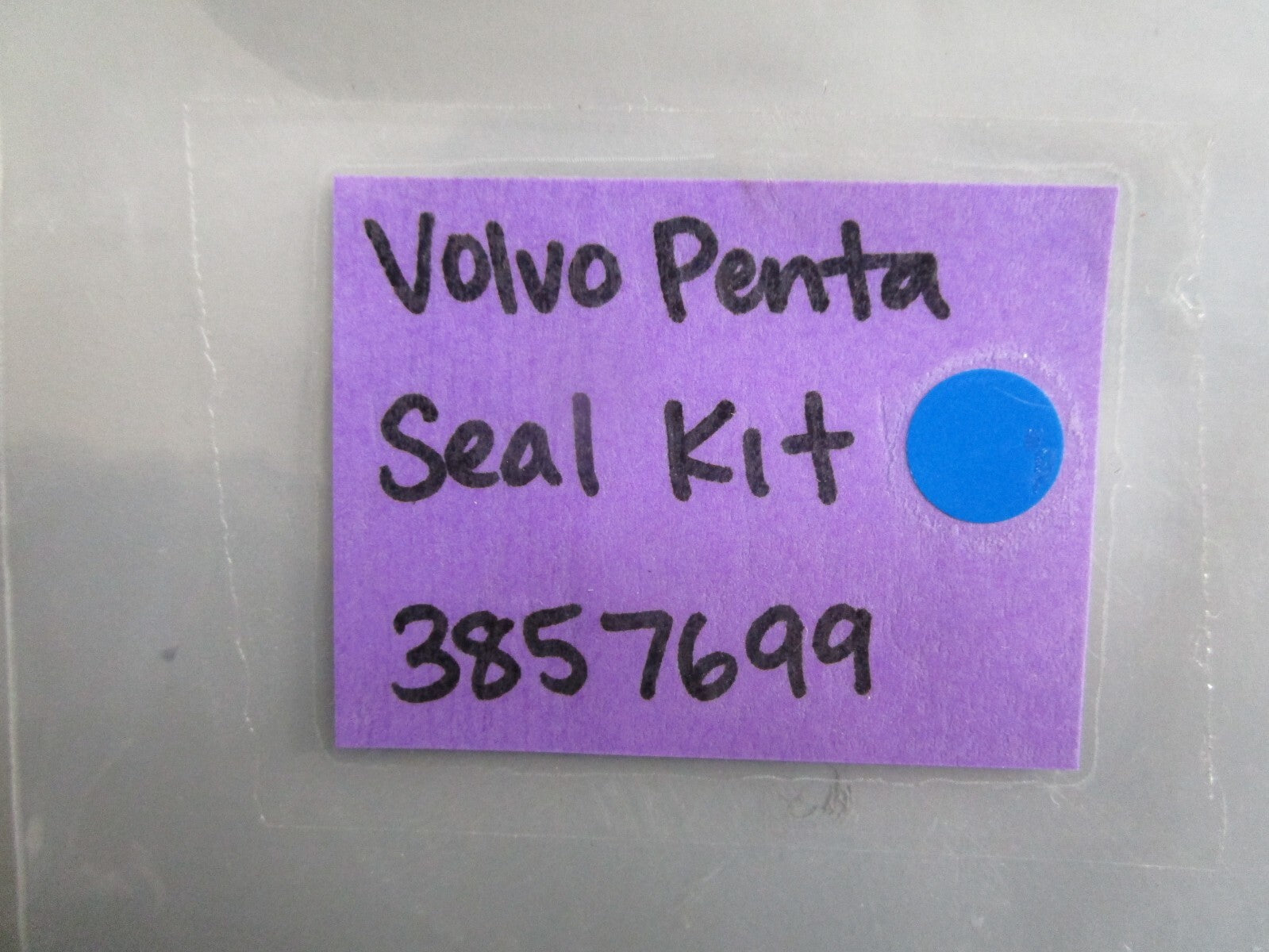 *NEW OEM* 0820 Volvo Penta Seal Kit 3857699
