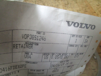 *NEW OEM* 0750 Volvo Penta RETAINER 3851246