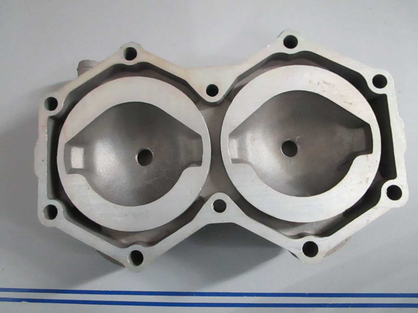 NEW OEM 312055 0312055 OMC Johnson Evinrude PORT Cylinder Head 0820