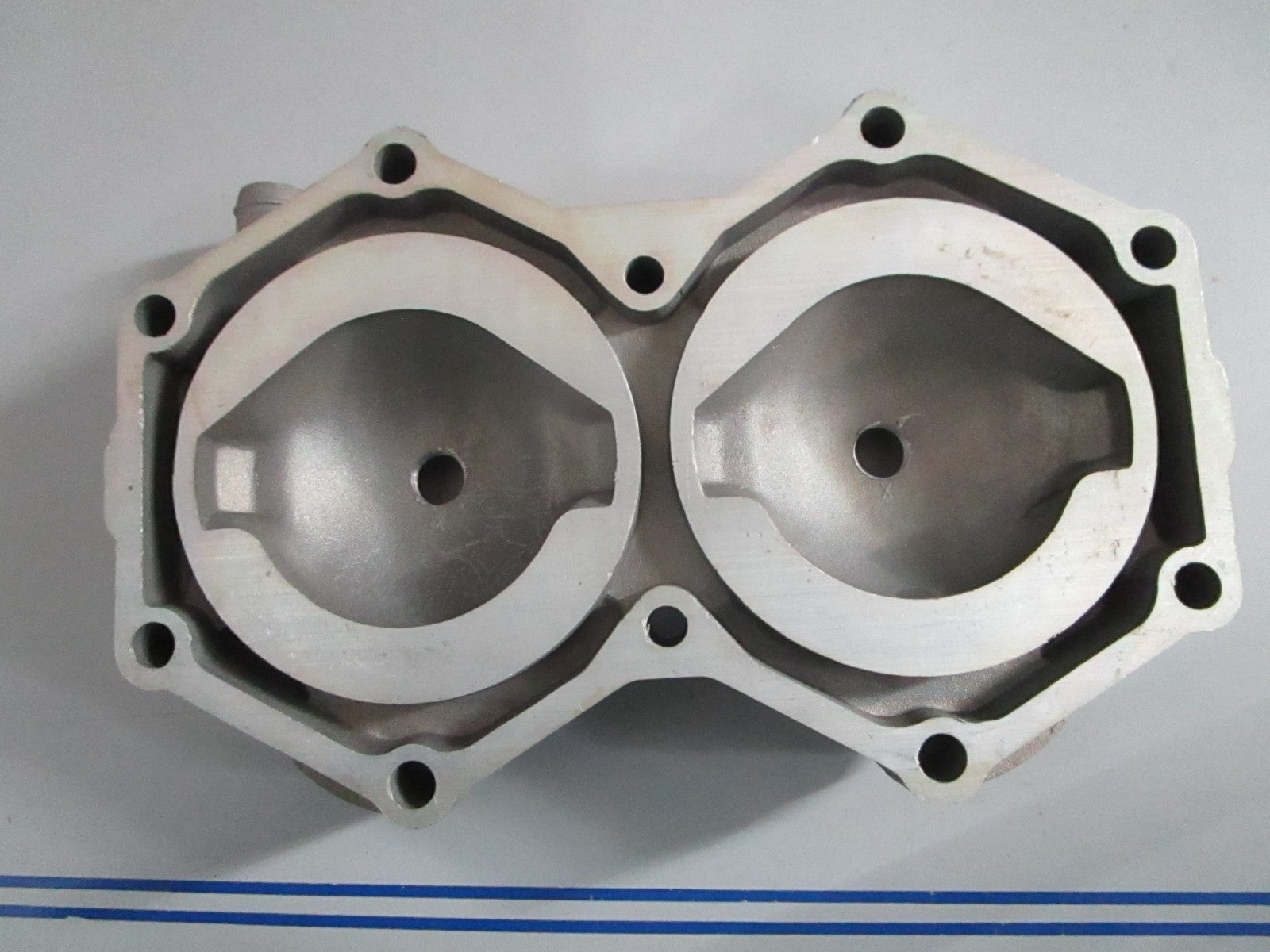 NEW OEM 312055 0312055 OMC Johnson Evinrude PORT Cylinder Head 0820