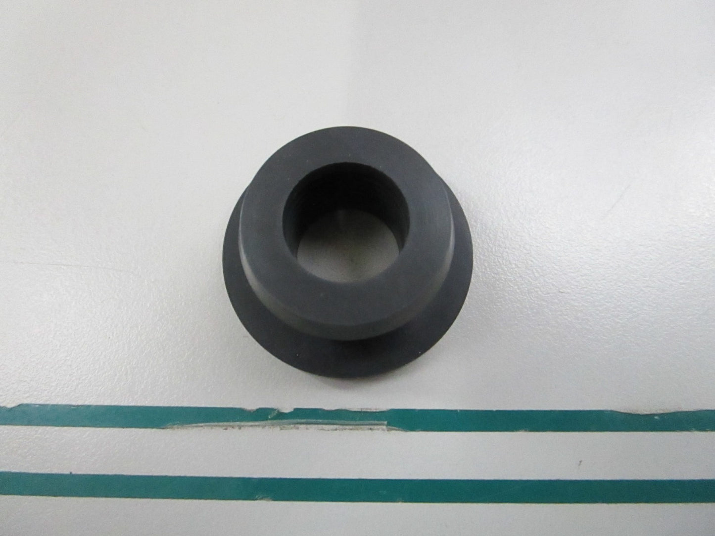 NEW OEM 3042401 Cummins Grommet Seal 0810