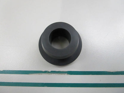 NEW OEM 3042401 Cummins Grommet Seal 0810