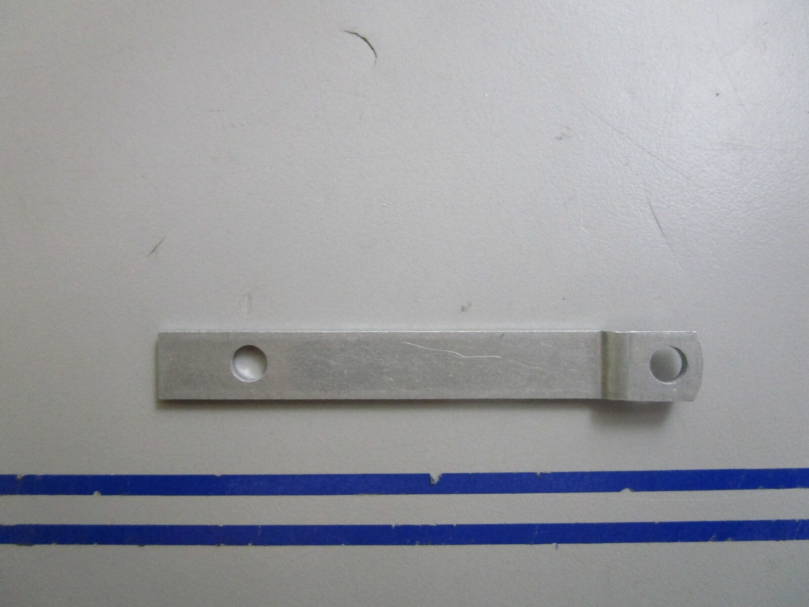 *NEW OEM* 0810 Mercury Quicksilver Retaining Strip 37665