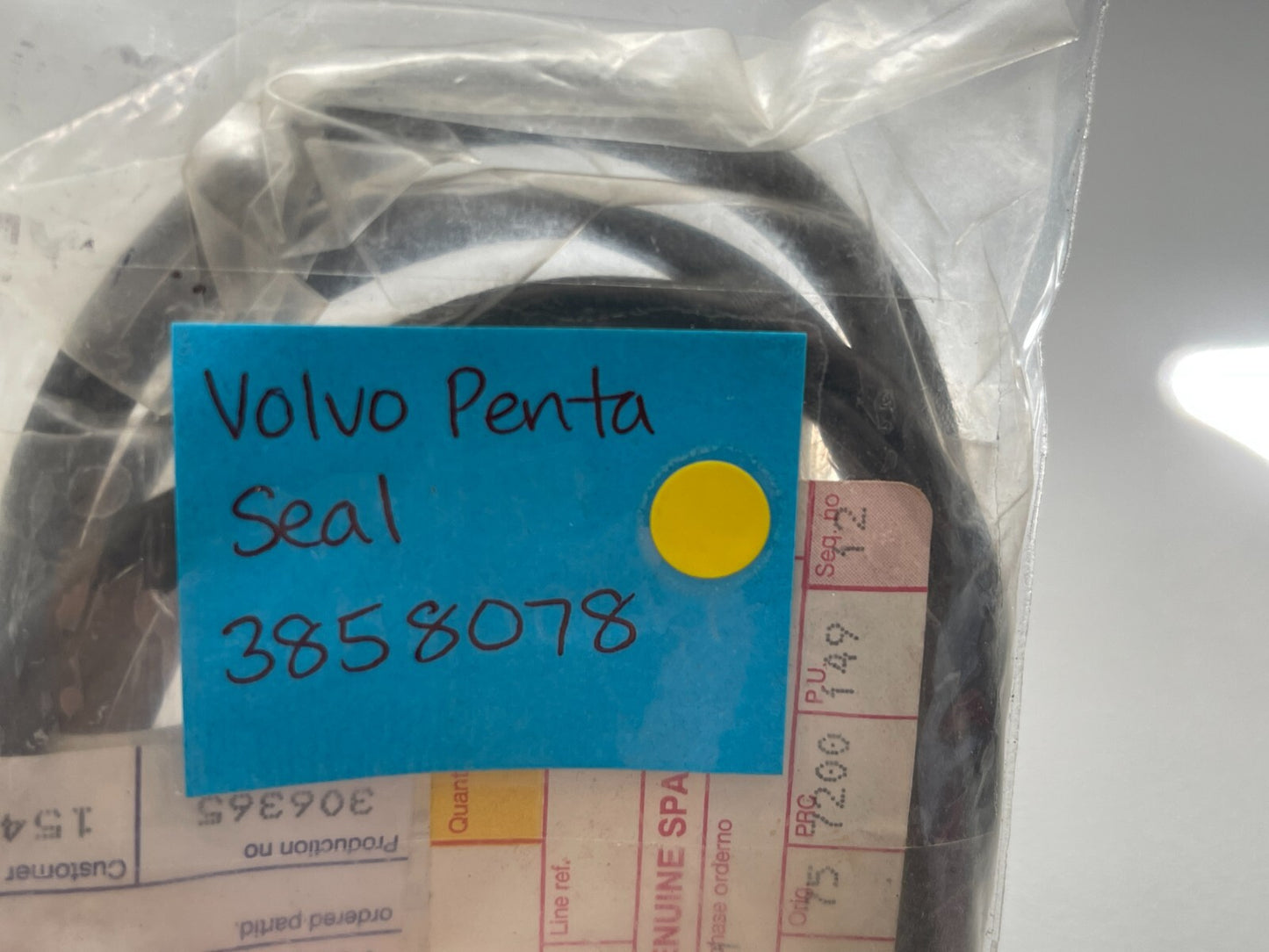 *NEW OEM* 0810 Volvo Penta Seal 3858078