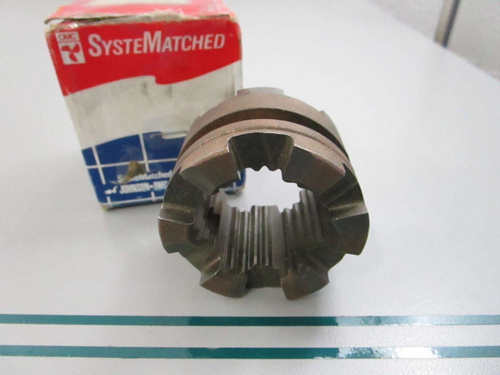 NEW OEM 914716 0914716 OMC Johnson Evinrude Clutch Dog 0810