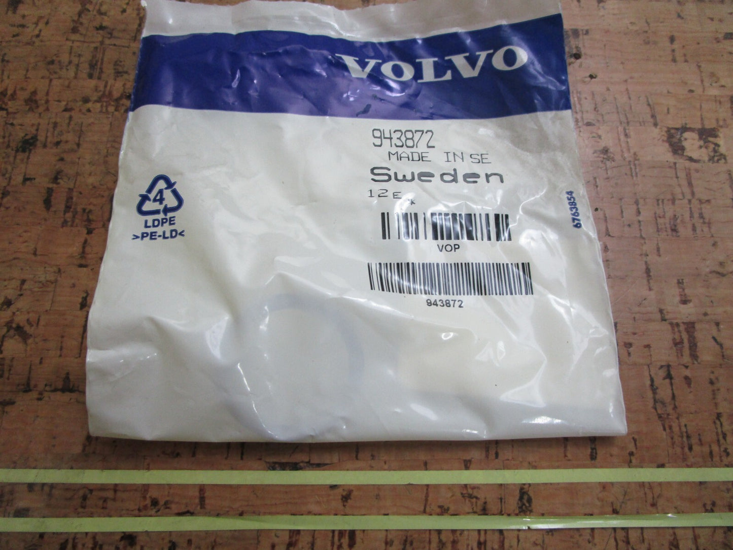 *NEW OEM* 0810 Volvo Penta Shim 943872