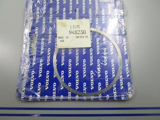 *NEW OEM* 0810 Volvo Penta Shim 948230