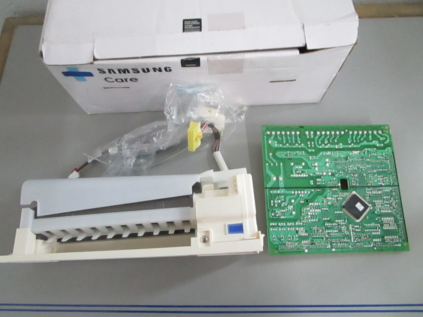 *NEW OEM* 0820 Samsung Ice Maker Service Kit DA82-02675A
