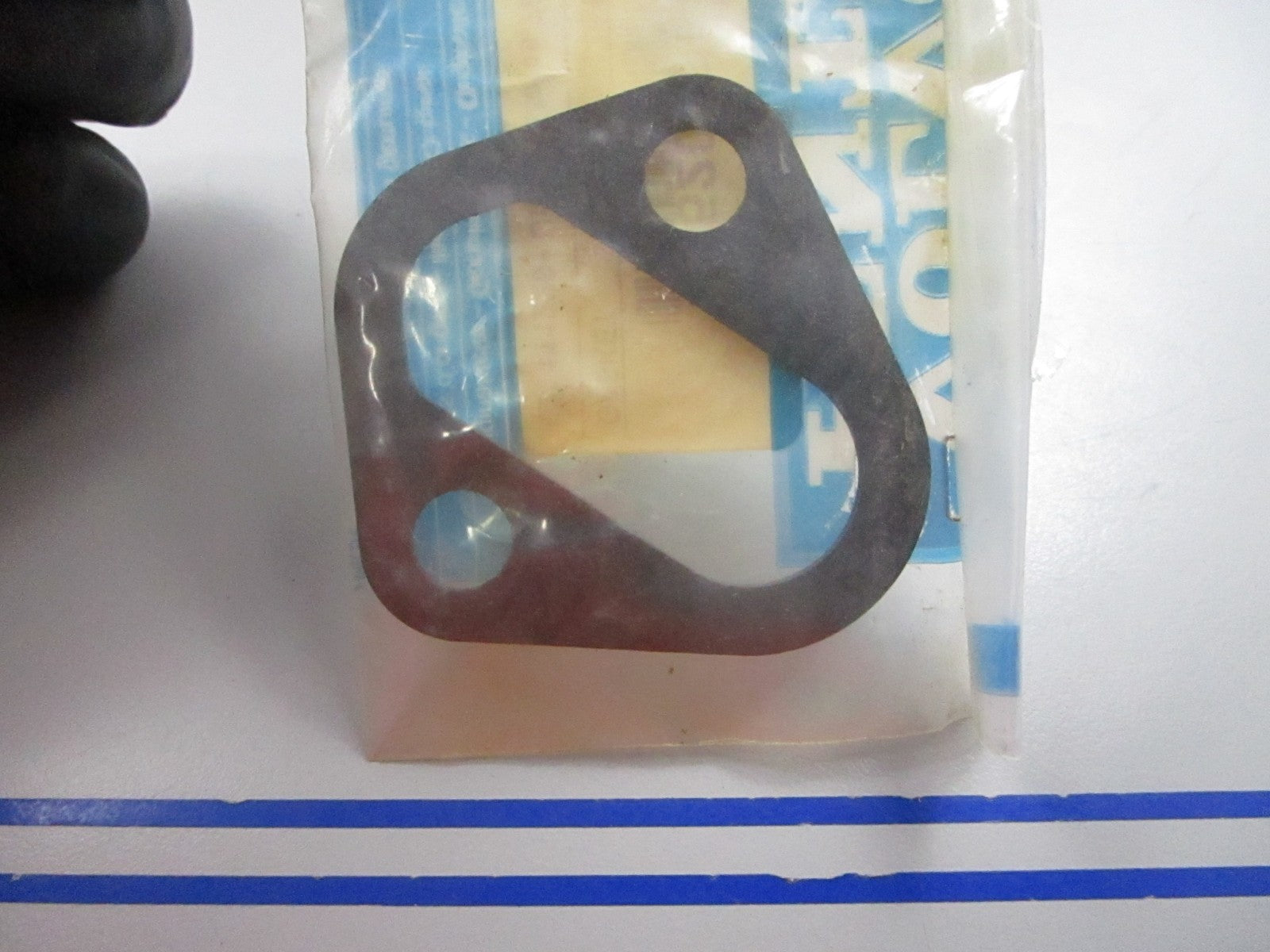 NEW OEM 3852095 Volvo Penta Gasket 0810