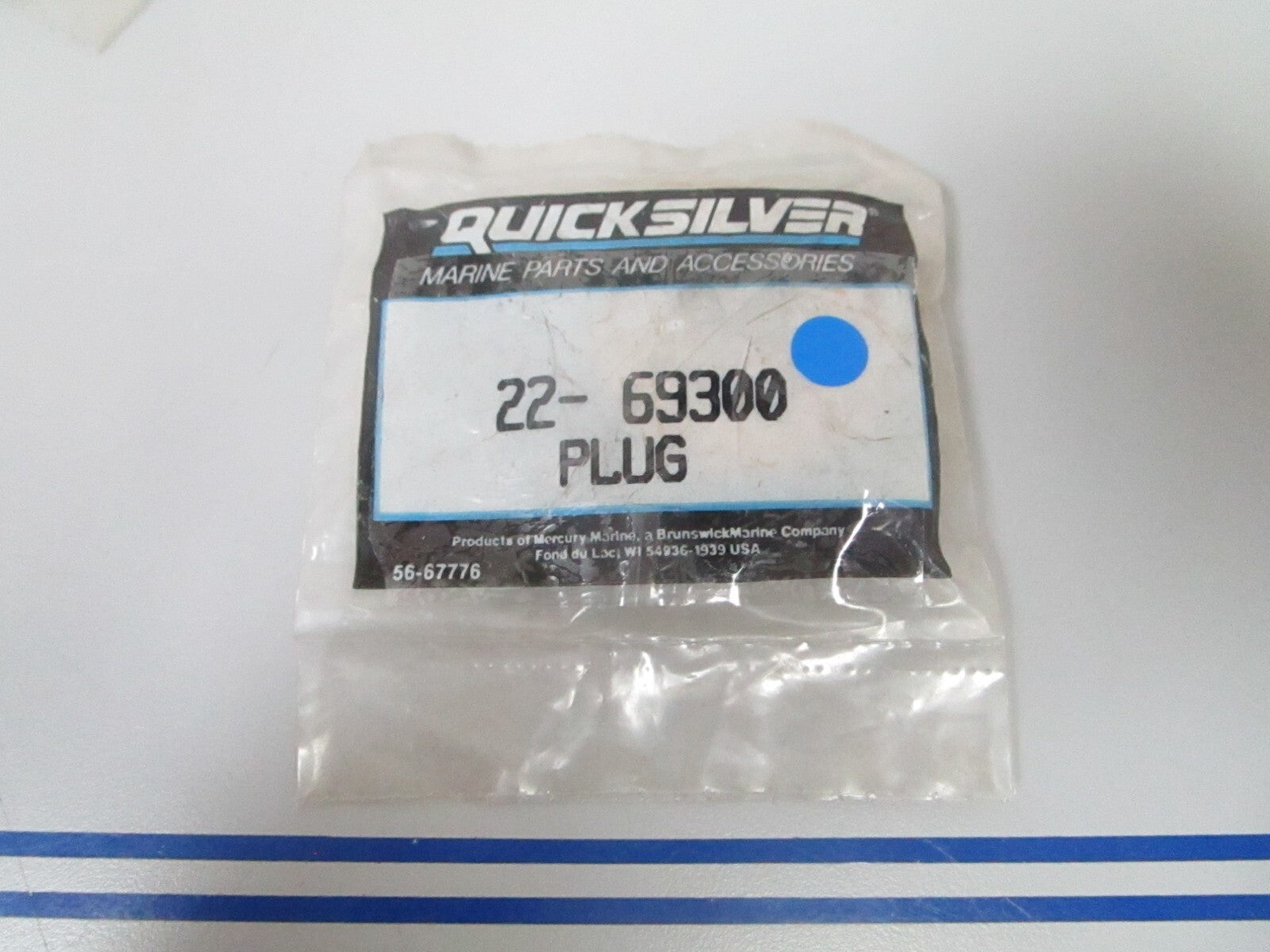 *NEW OEM* 0810 Mercury Quicksilver Plug 22-69300
