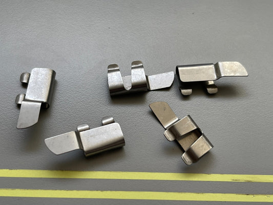 *NEW OEM* (LOT OF 5) 0810 OMC Johnson Evinrude Link Spring Clip 305988 0305988