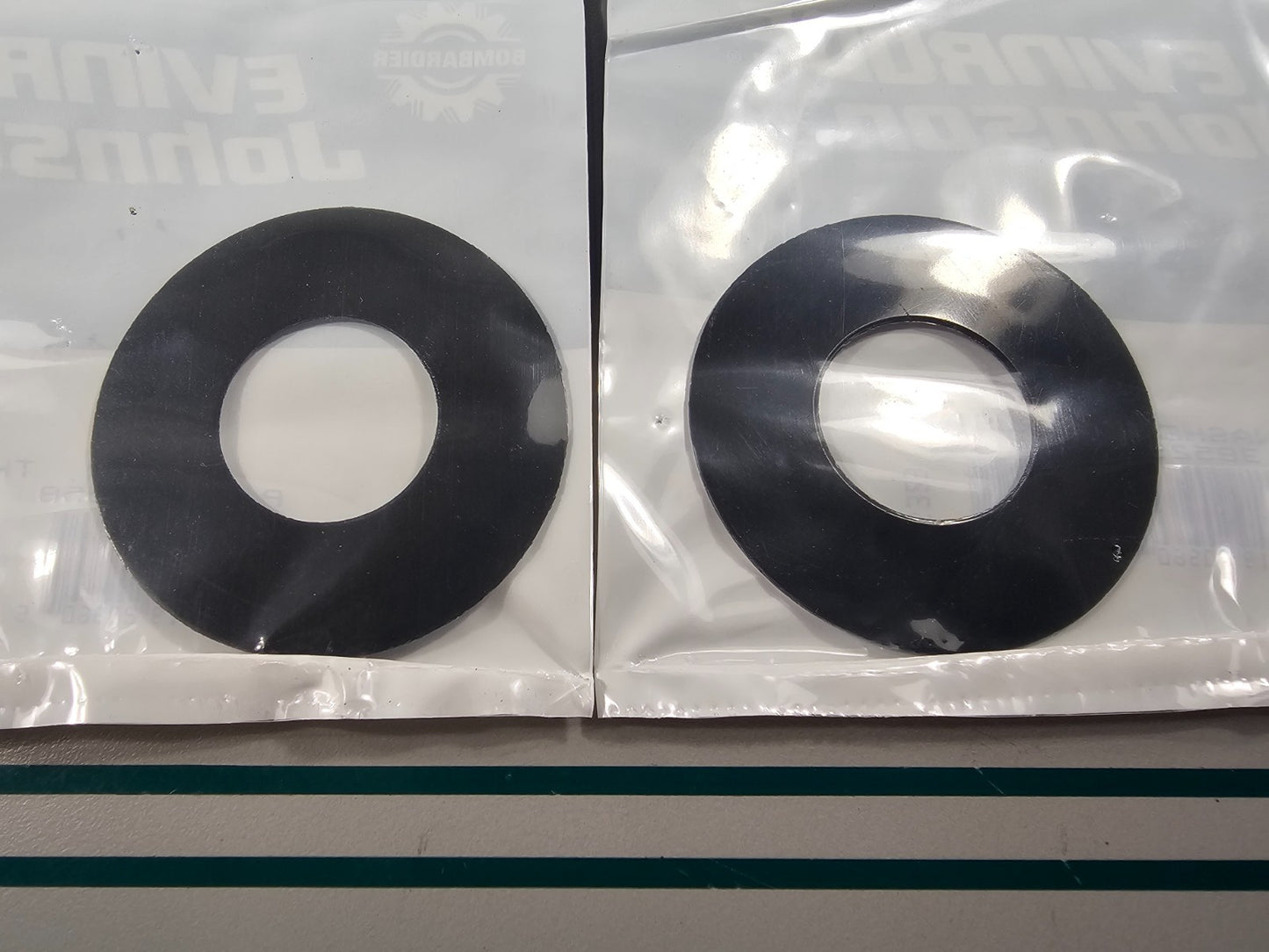 NEW OEM (LOT OF 2) 3852558 OMC Johnson Evinrude Thrust Washer 0810