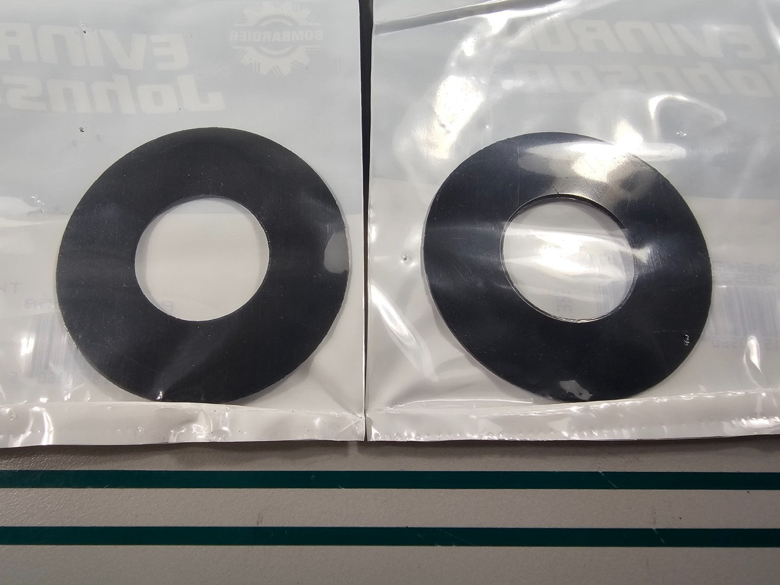 NEW OEM (LOT OF 2) 3852558 OMC Johnson Evinrude Thrust Washer 0810