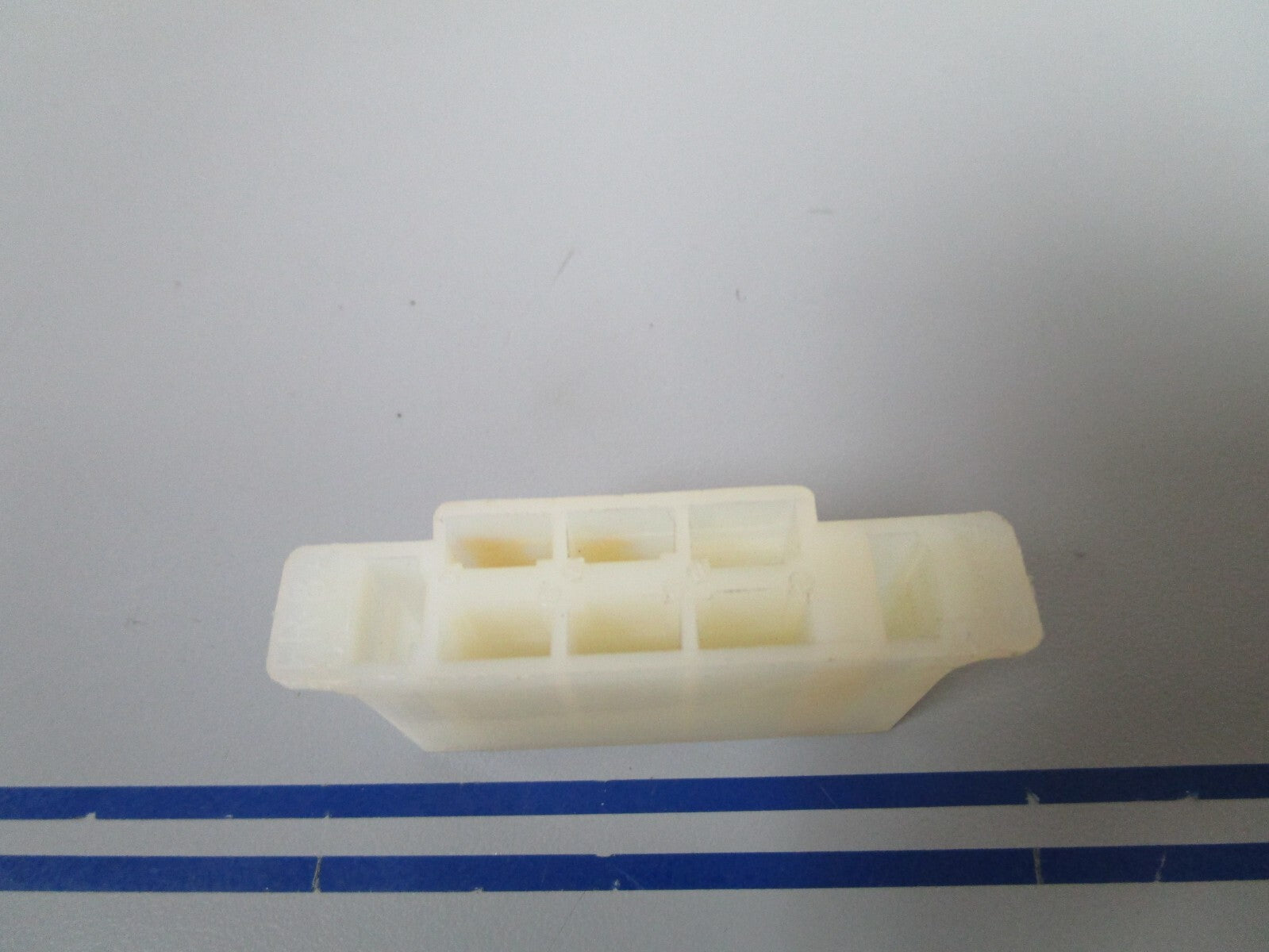 *NEW OEM* 0810 Volvo Penta Housing 941104