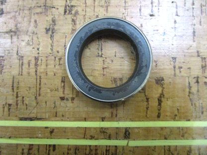 *NEW OEM* 0750 Mercury Quicksilver OIL SEAL 26-70081