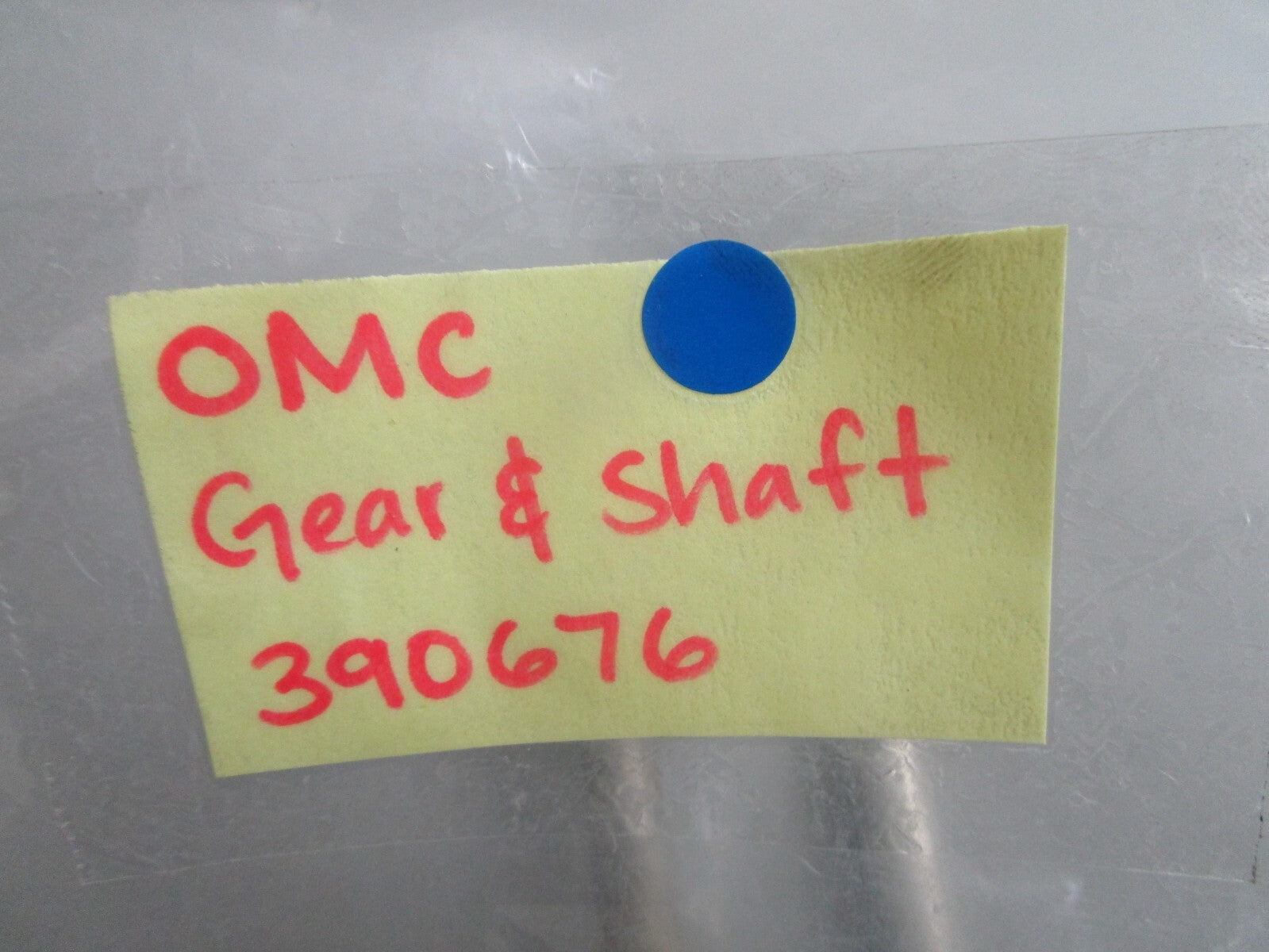 *NEW OEM* 0820 OMC Johnson Evinrude Gear & Shaft 390676 0390676