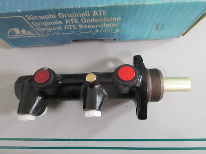 NEW OEM 0024309301 Mercedes-Benz ATE Brake Master Cylinder 0820