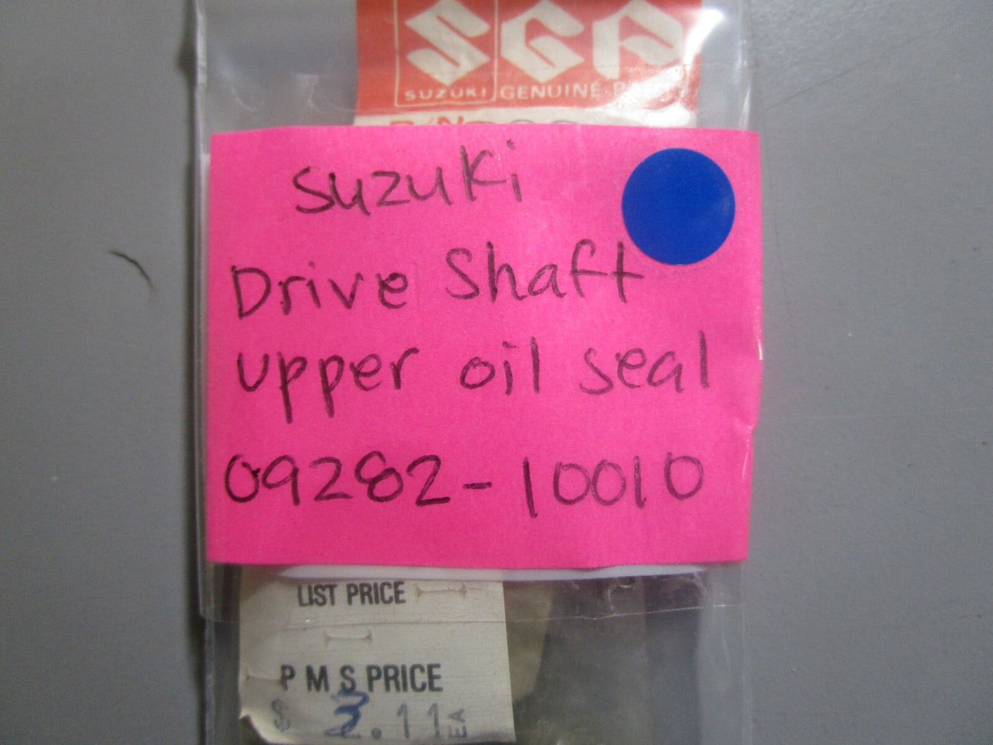 *NEW OEM* 0810 Suzuki Drive Shaft Upper Oil Seal 09282-10010