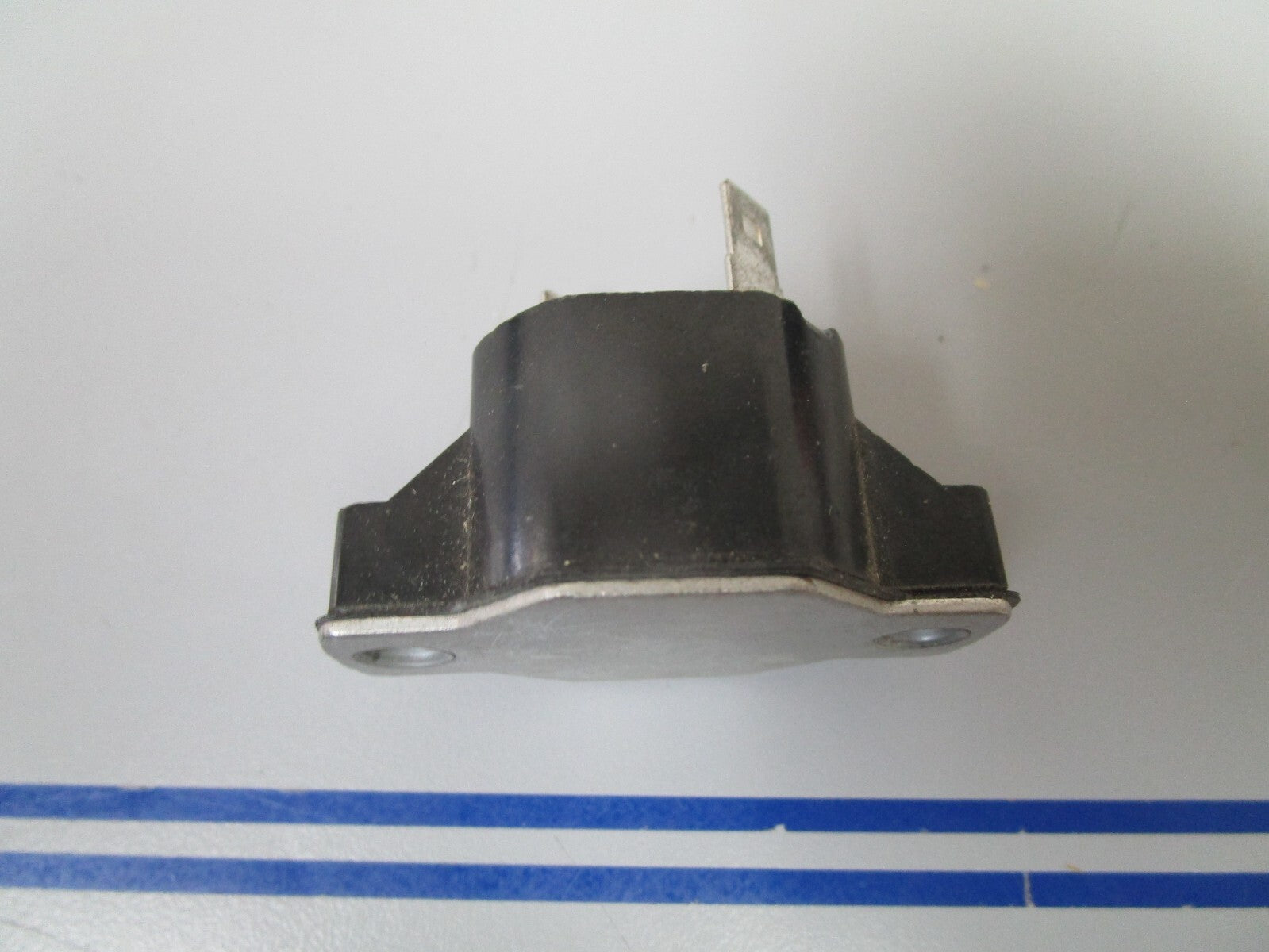 *NEW OEM* 0810 Volvo Penta Temperature Sensor Breaker Switch 897815