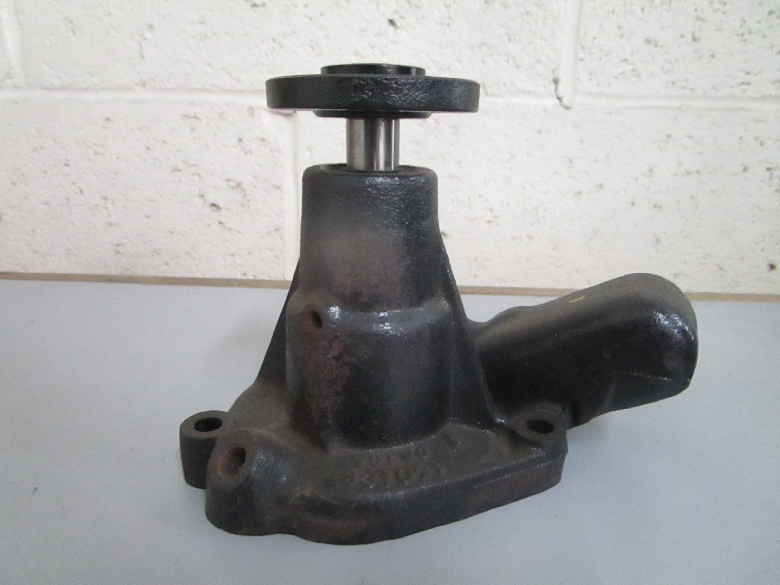 *NEW OEM* 0820 Volvo Penta Circulation Pump 831742