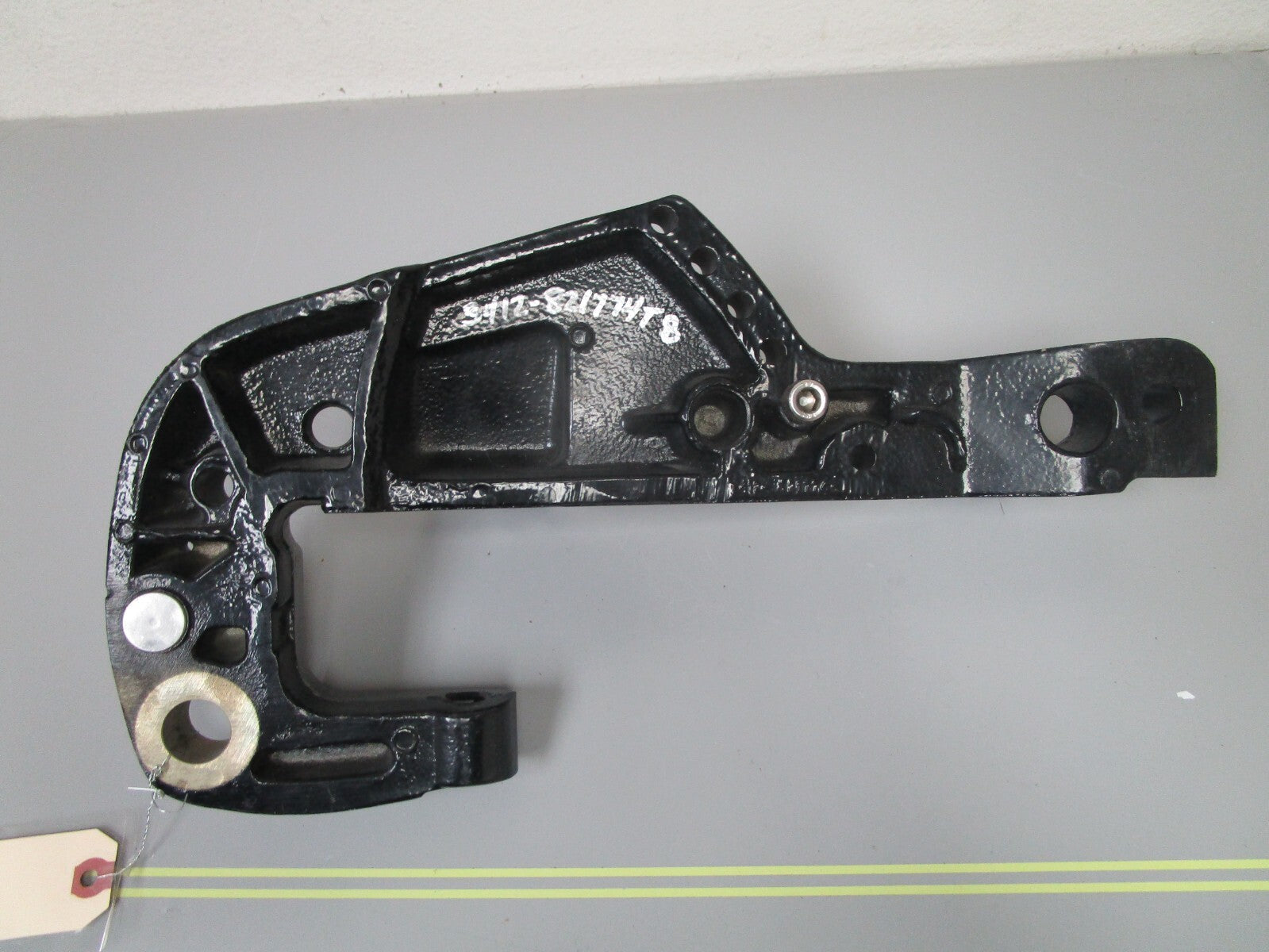 *NEW OEM* 0720 Mercury Quicksilver 25 30 40 50 hp STBD Clamp Bracket 821774T8