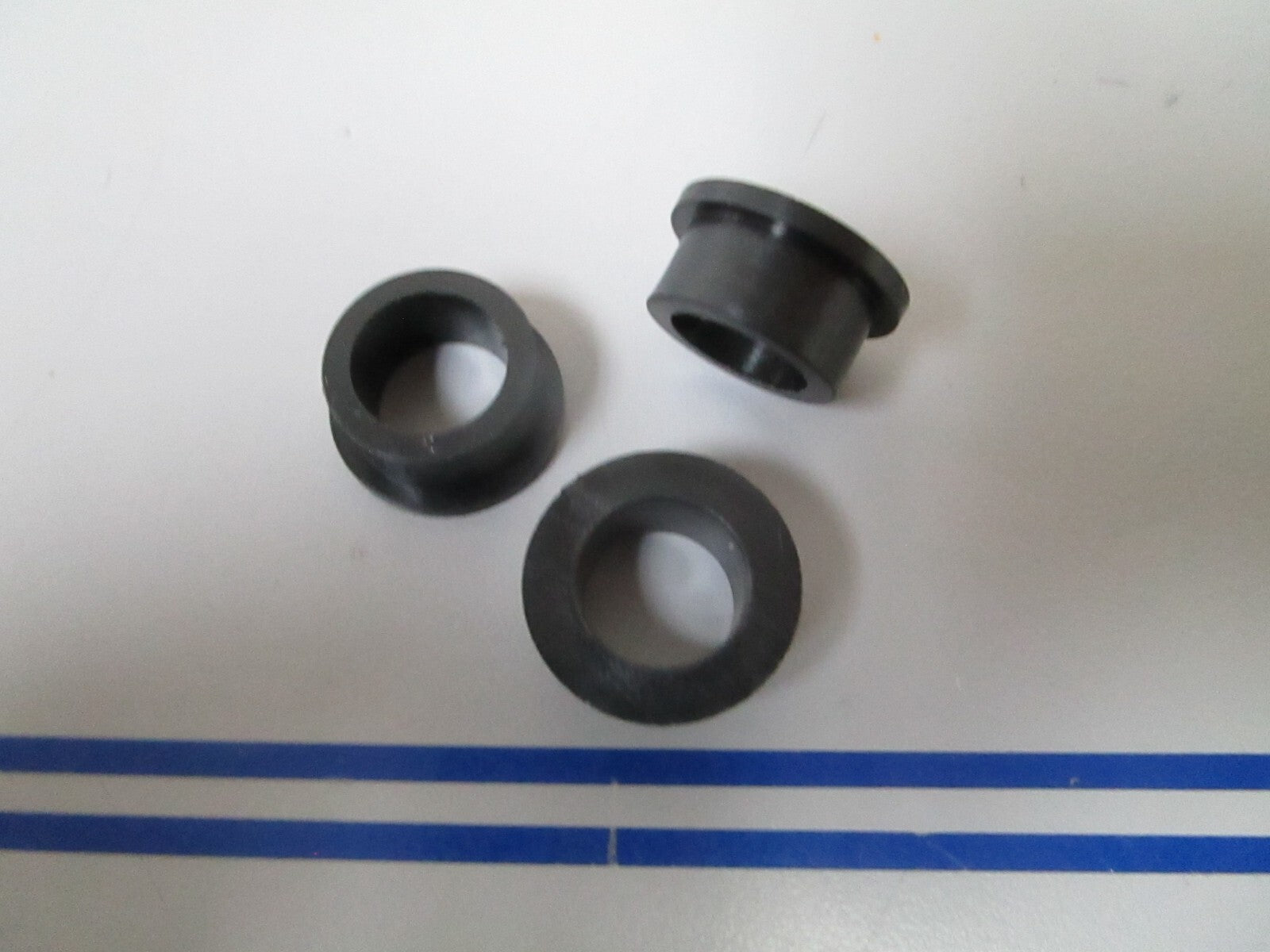 *NEW OEM* (LOT OF 3) 0810 Volvo Penta Bushing 897243