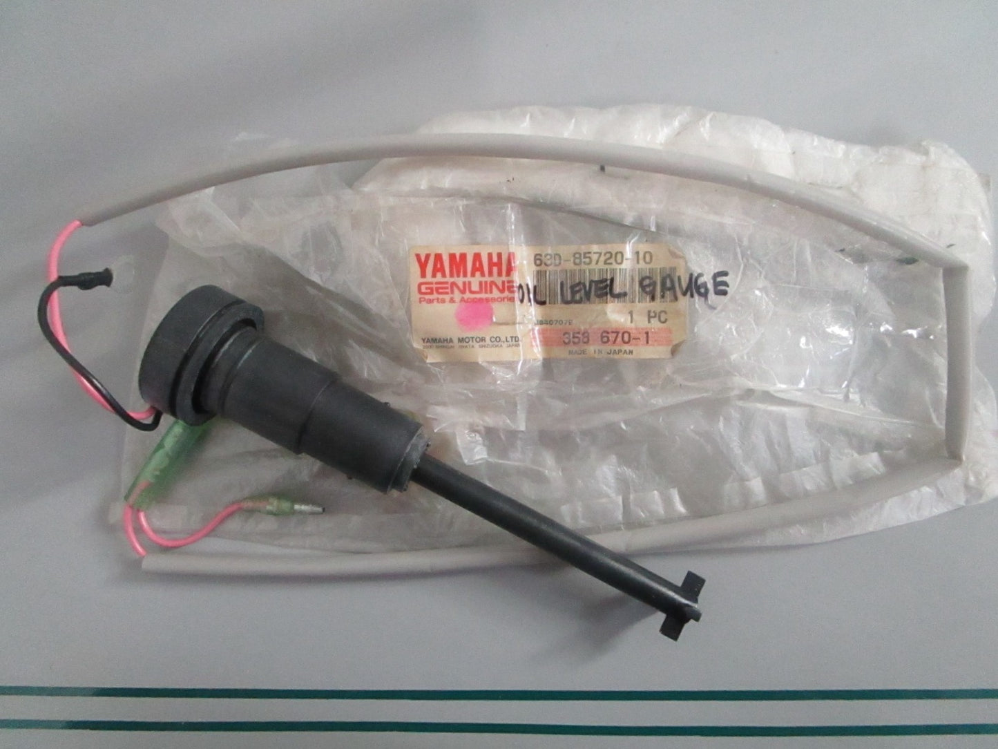 NEW OEM 63D-85720-10-00 Yamaha Oil Level Gauge 0820