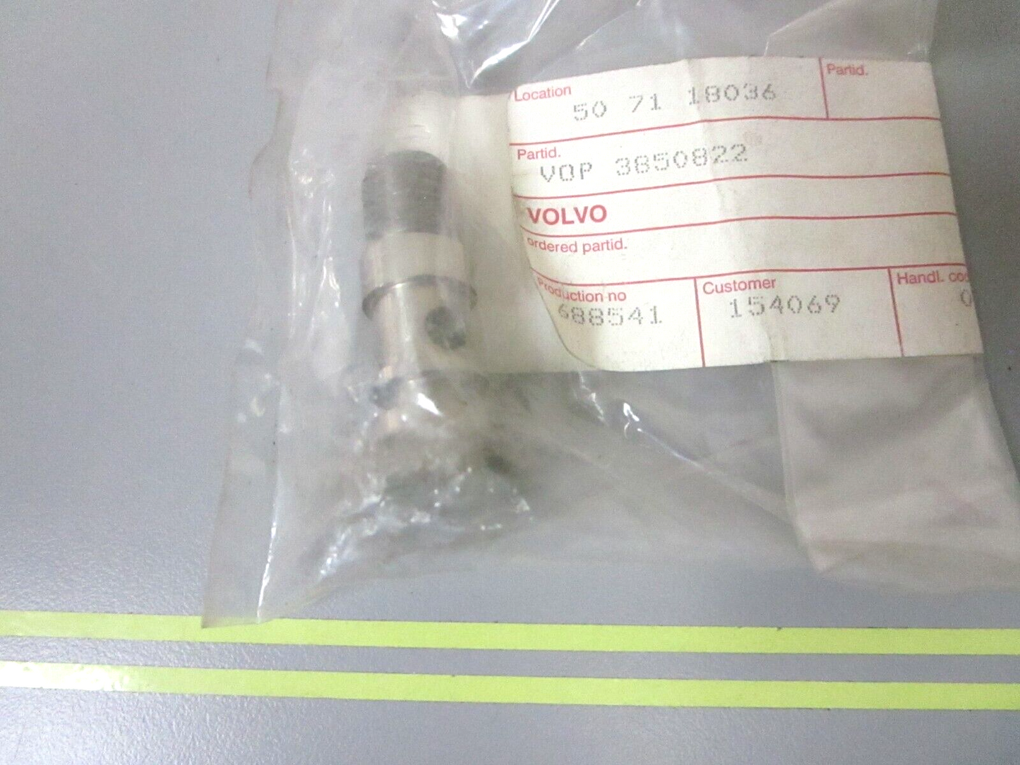 *NEW OEM* 0750 Volvo Penta RETAINER 3850822
