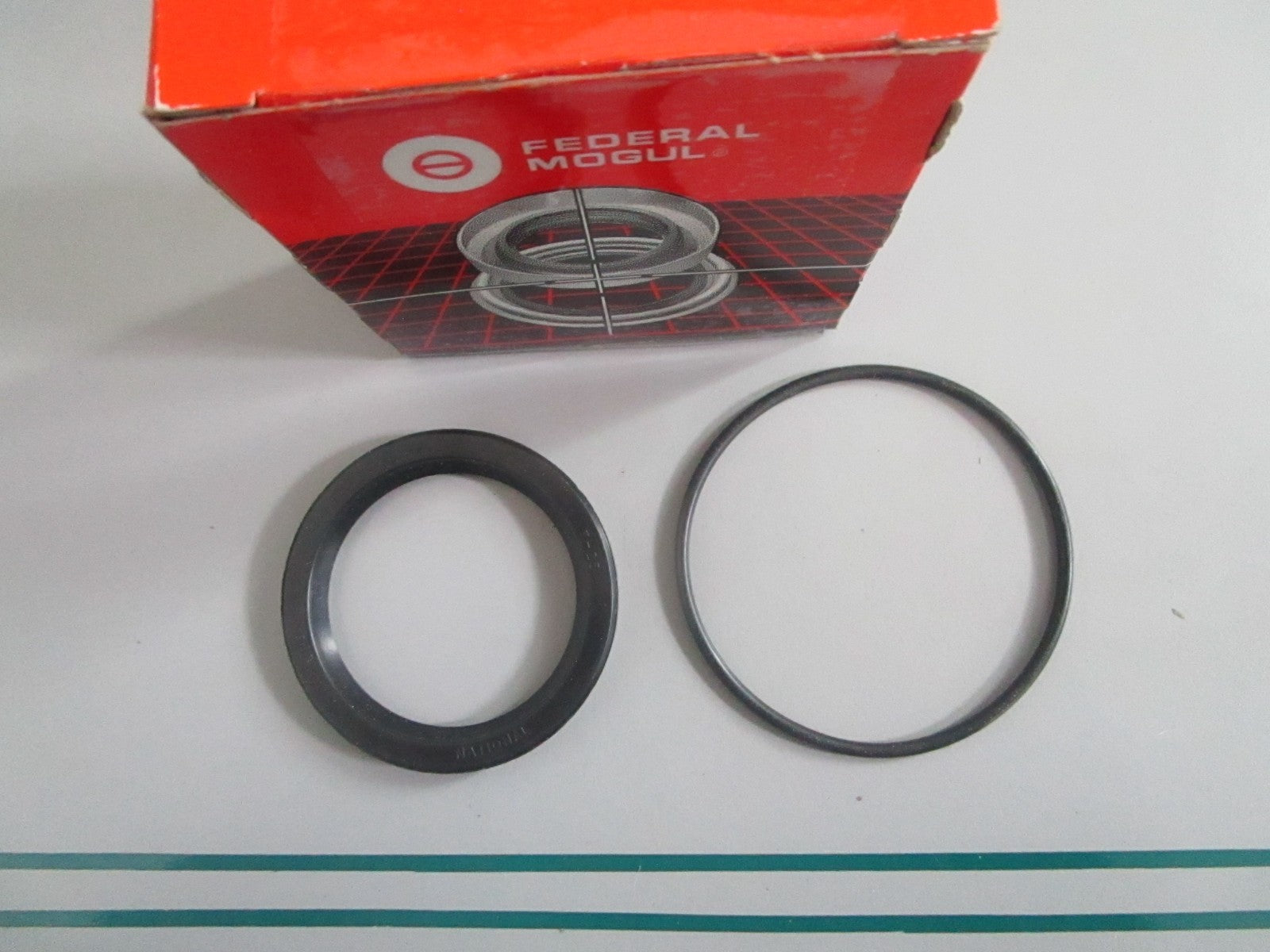 NEW OEM 5458 National Federal Mogul Oil Seal 0820