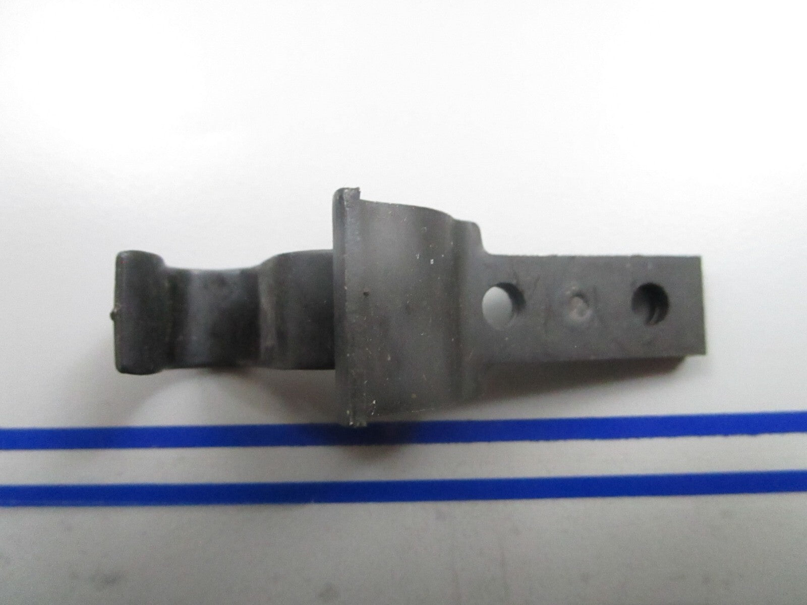 *NEW OEM* 0810 OMC Johnson Evinrude Hook Assembly 436301 0436301