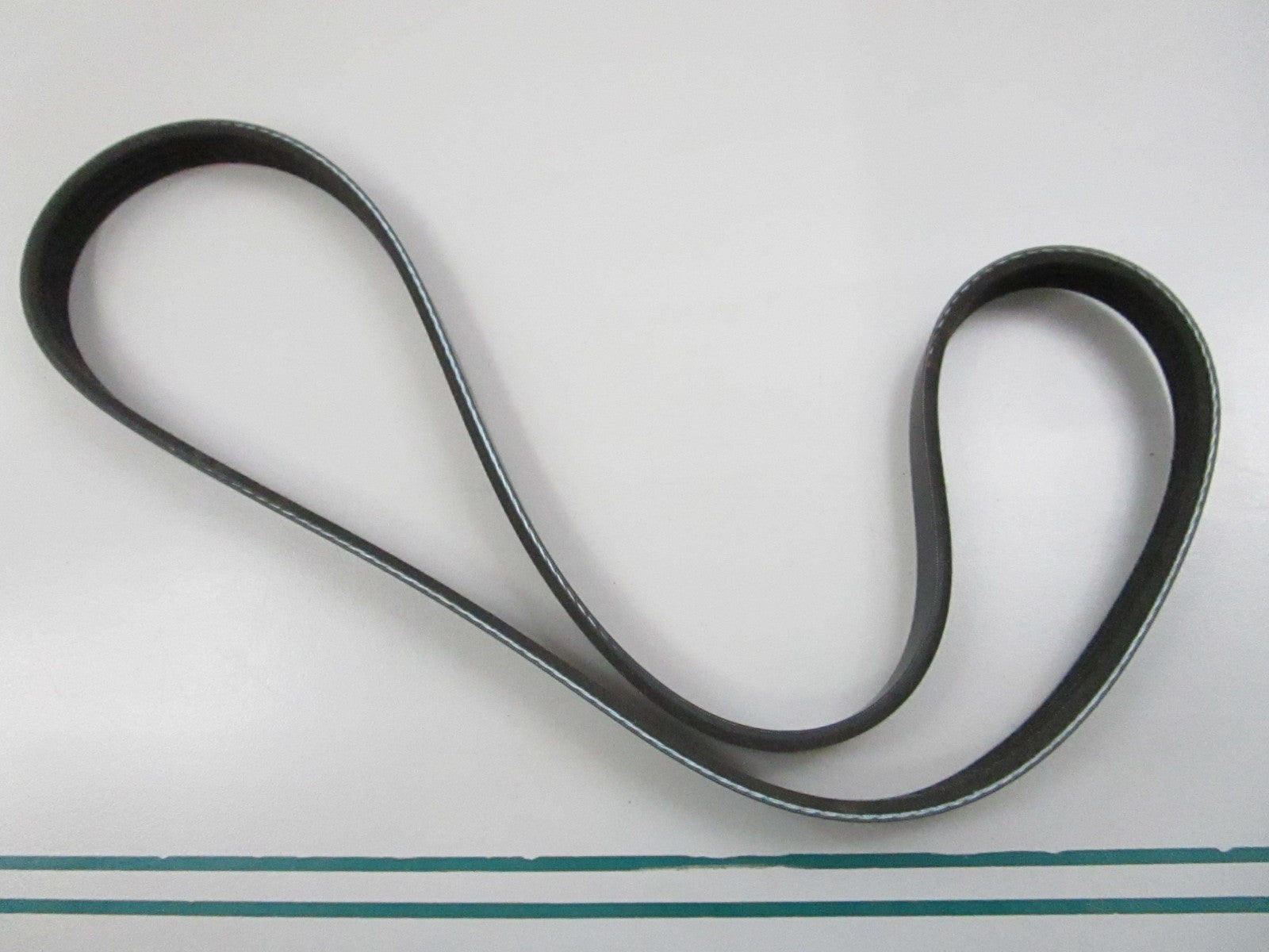 Gates K040340 Micro-V Serpentine Belt 4-Rib 34.6in NEW 0810