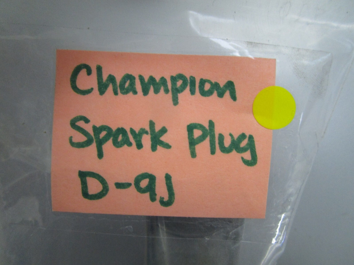 *NEW*  0810 Champion Spark Plug D-9J