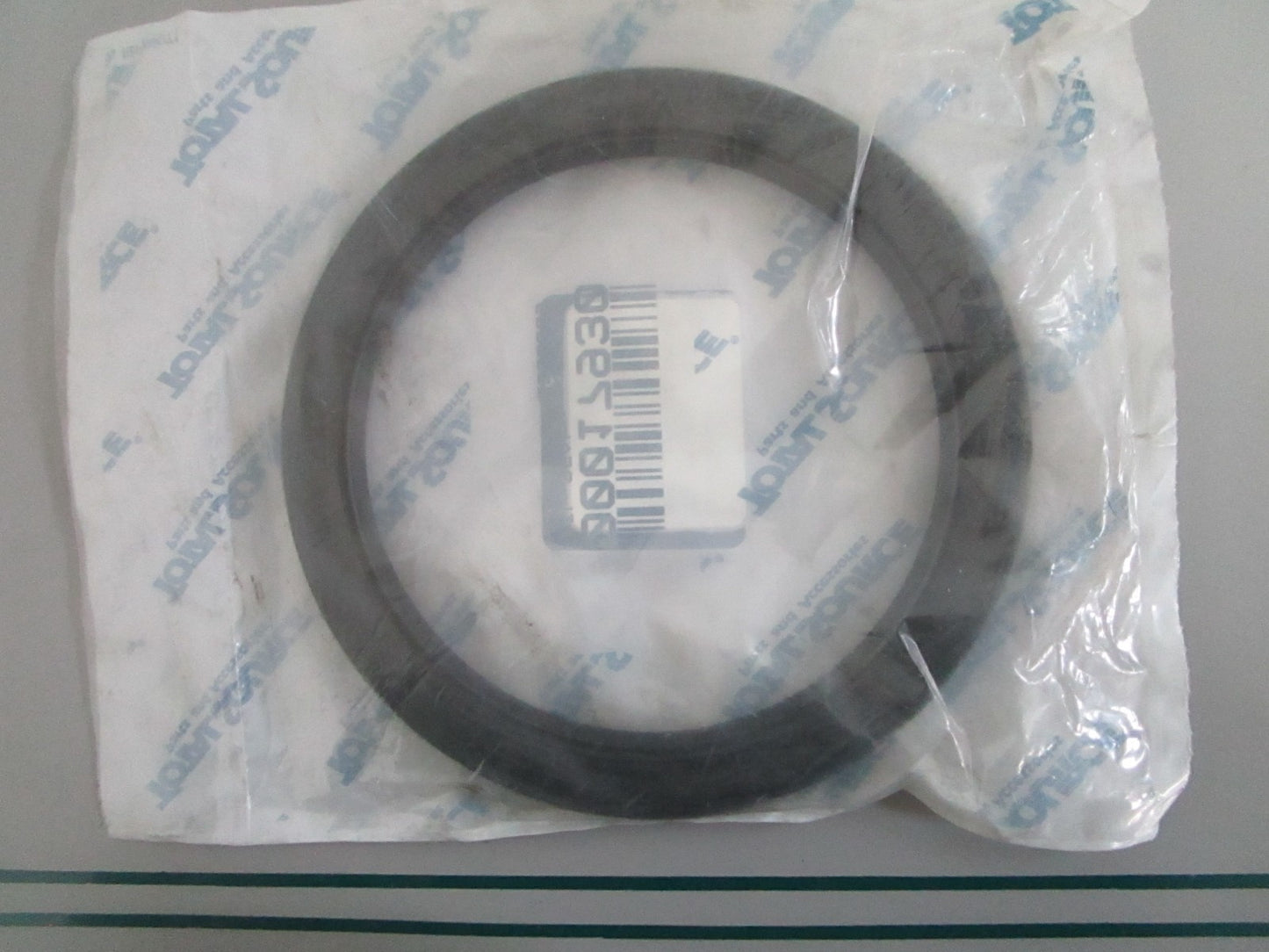 NEW MBF3016-12023 Total Source Hub Seal For: Mitsubishi 0820