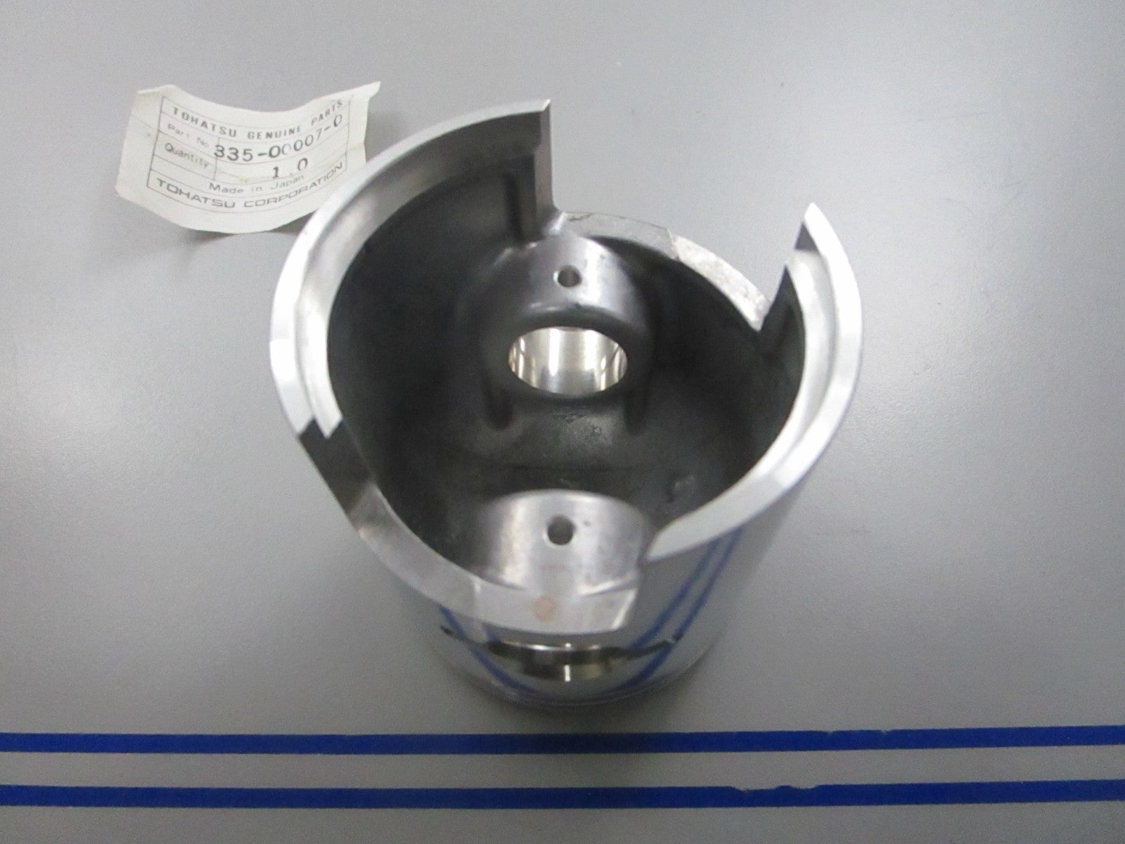 *NEW OEM* 0720 Tohatsu Nissan Piston 335-00007-0 335000070M