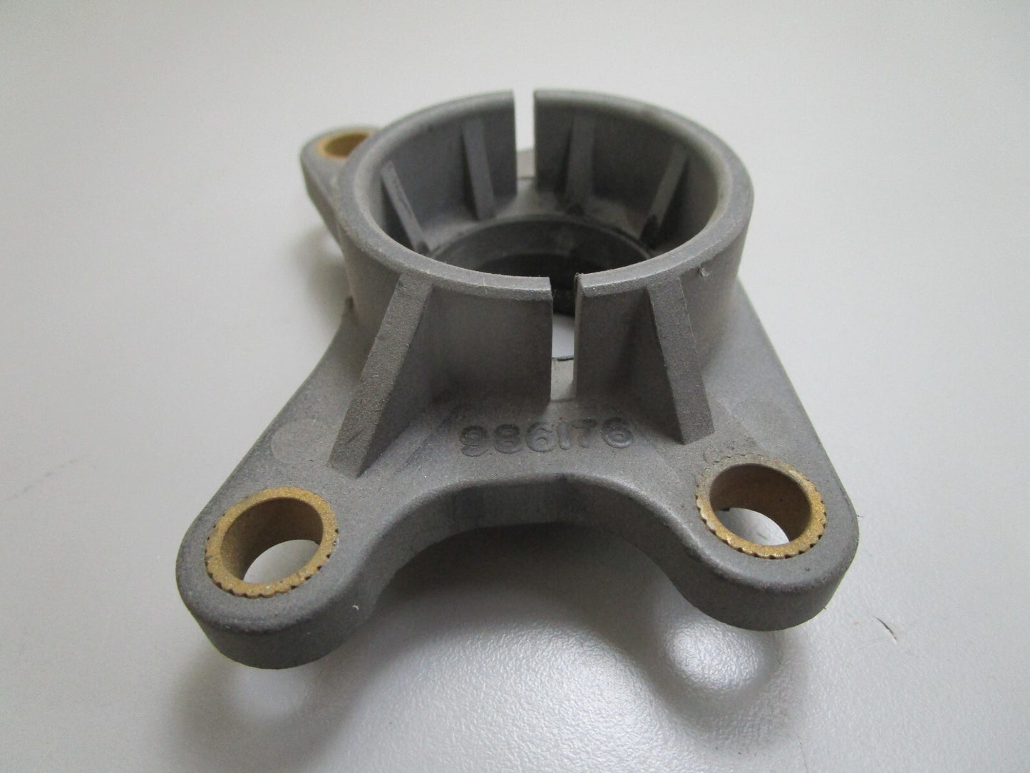 *NEW OEM* 0820 OMC Johnson Evinrude Guide & Seal 986176 0986176