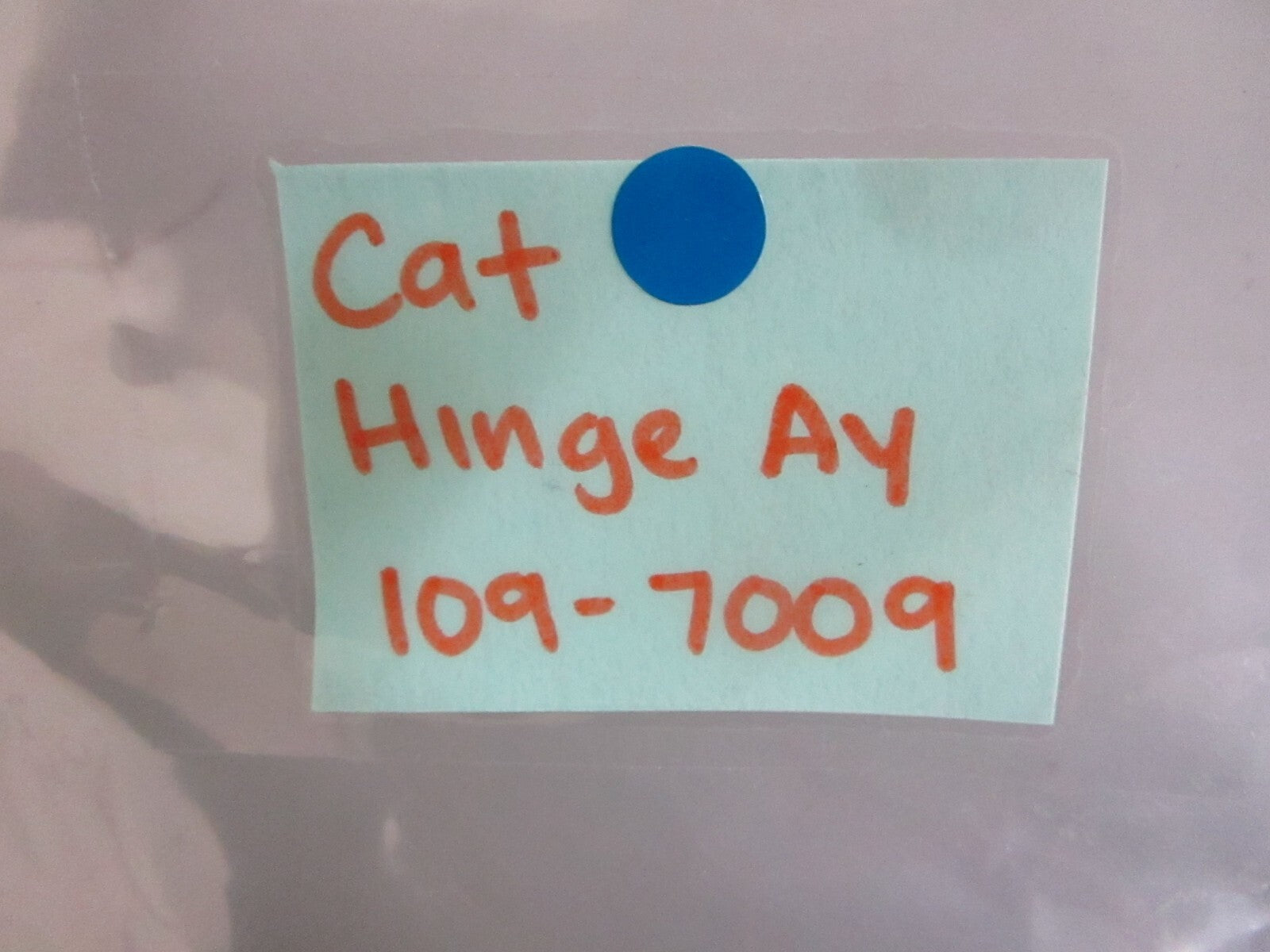 *NEW OEM* 0820 CAT Hinge Assy 109-7009