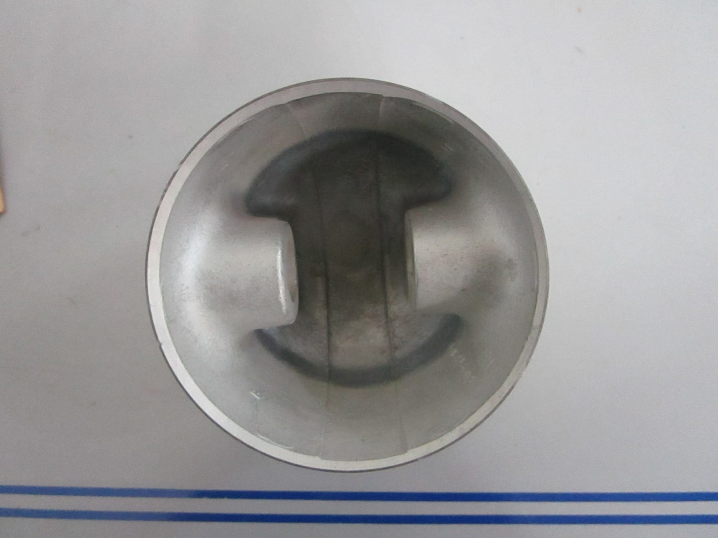 *NEW OEM* 0820 OMC Johnson Evinrude Piston 379179 0379179