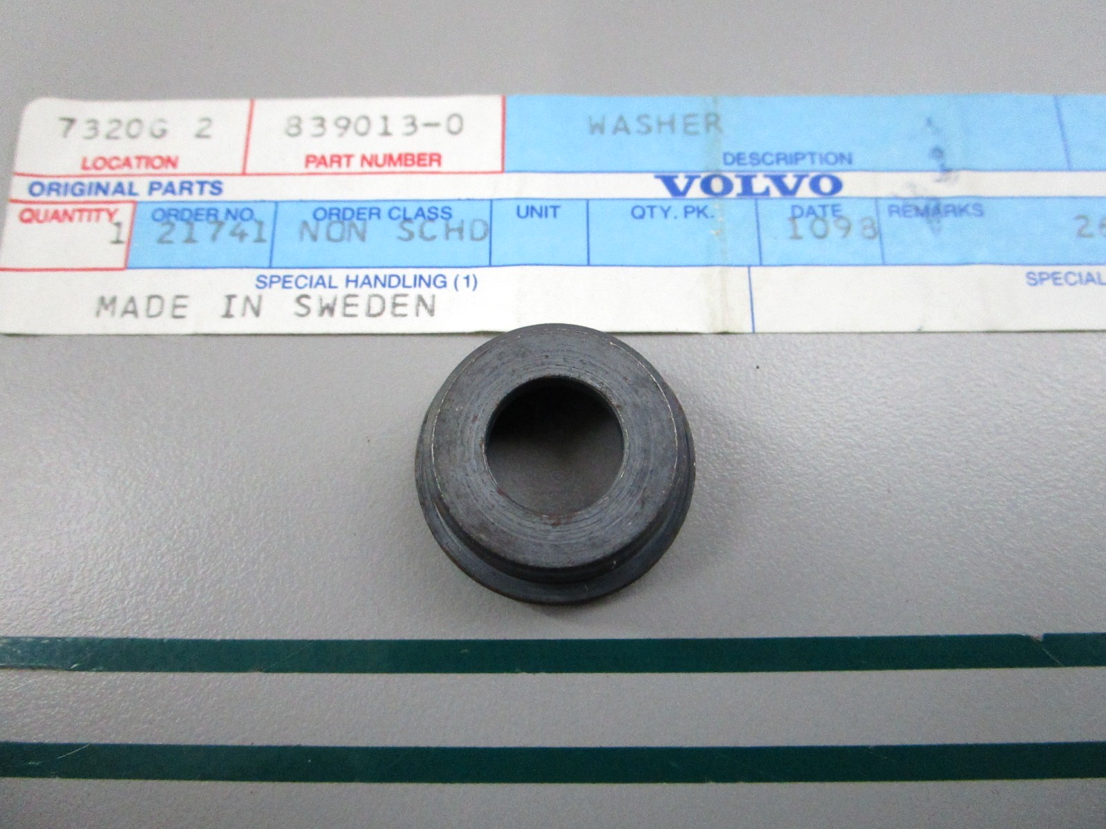 NEW OEM 839013 Volvo Penta Washer 0810