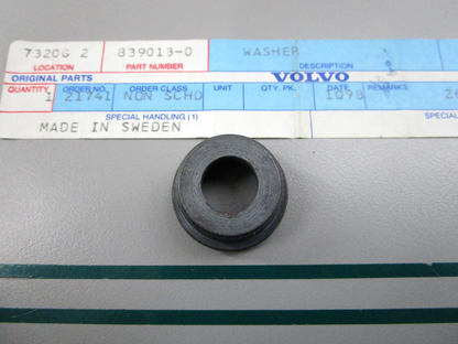 NEW OEM 839013 Volvo Penta Washer 0810