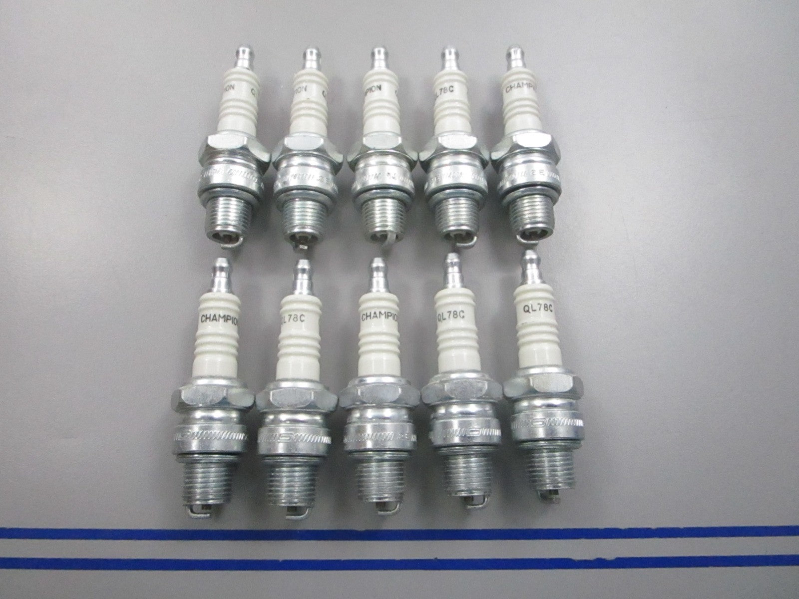 NEW (LOT OF 10) QL78C Champion Spark Plug 0810
