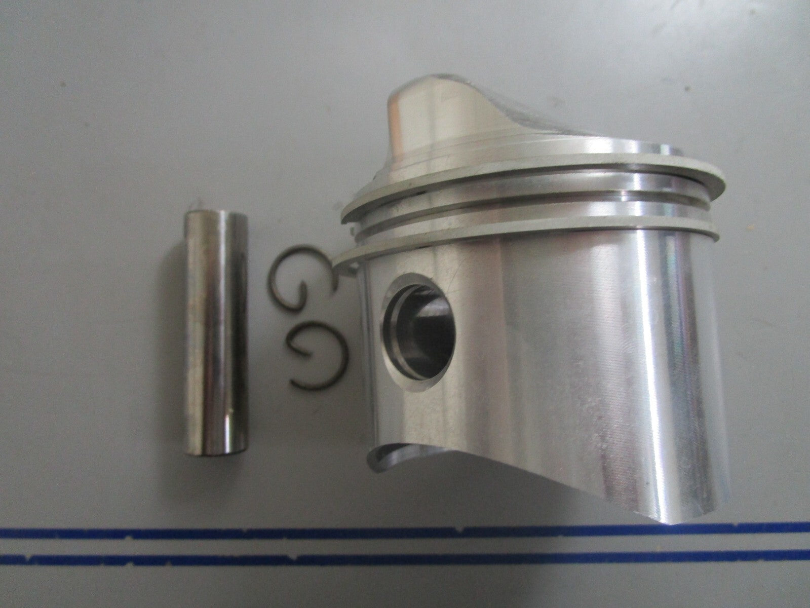 *NEW OEM* 0810 Mercury Quicksilver Piston 732-2735A 2